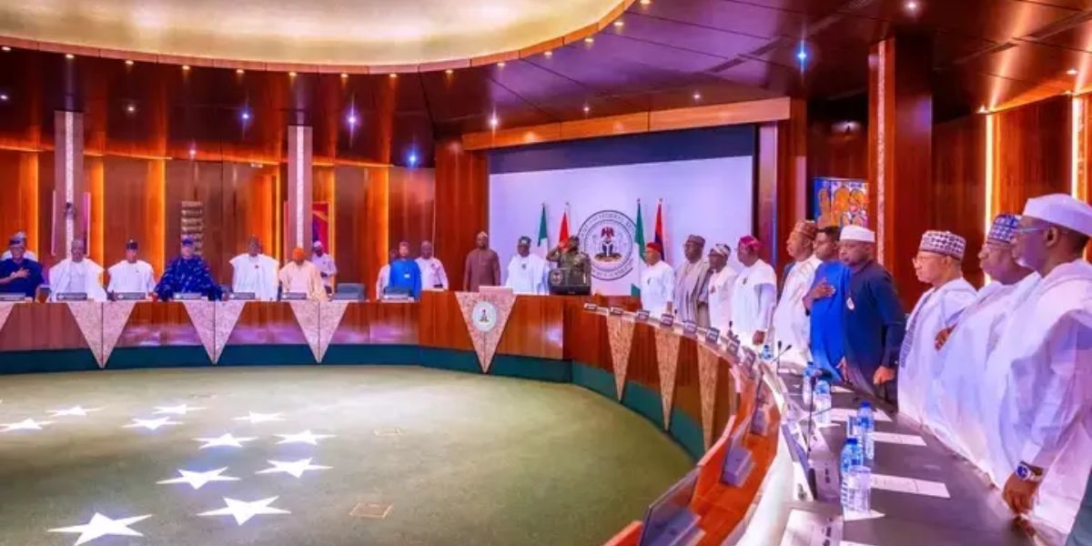 BREAKING: Tinubu holds emergency meeting with governors amid hardship ...